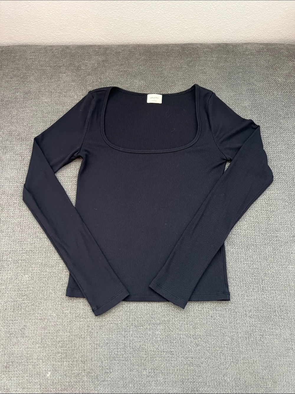 Wilfred Classic Black Long Sleeve Top